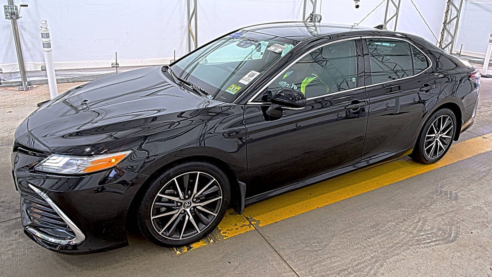 2021 TOYOTA CAMRY XLE