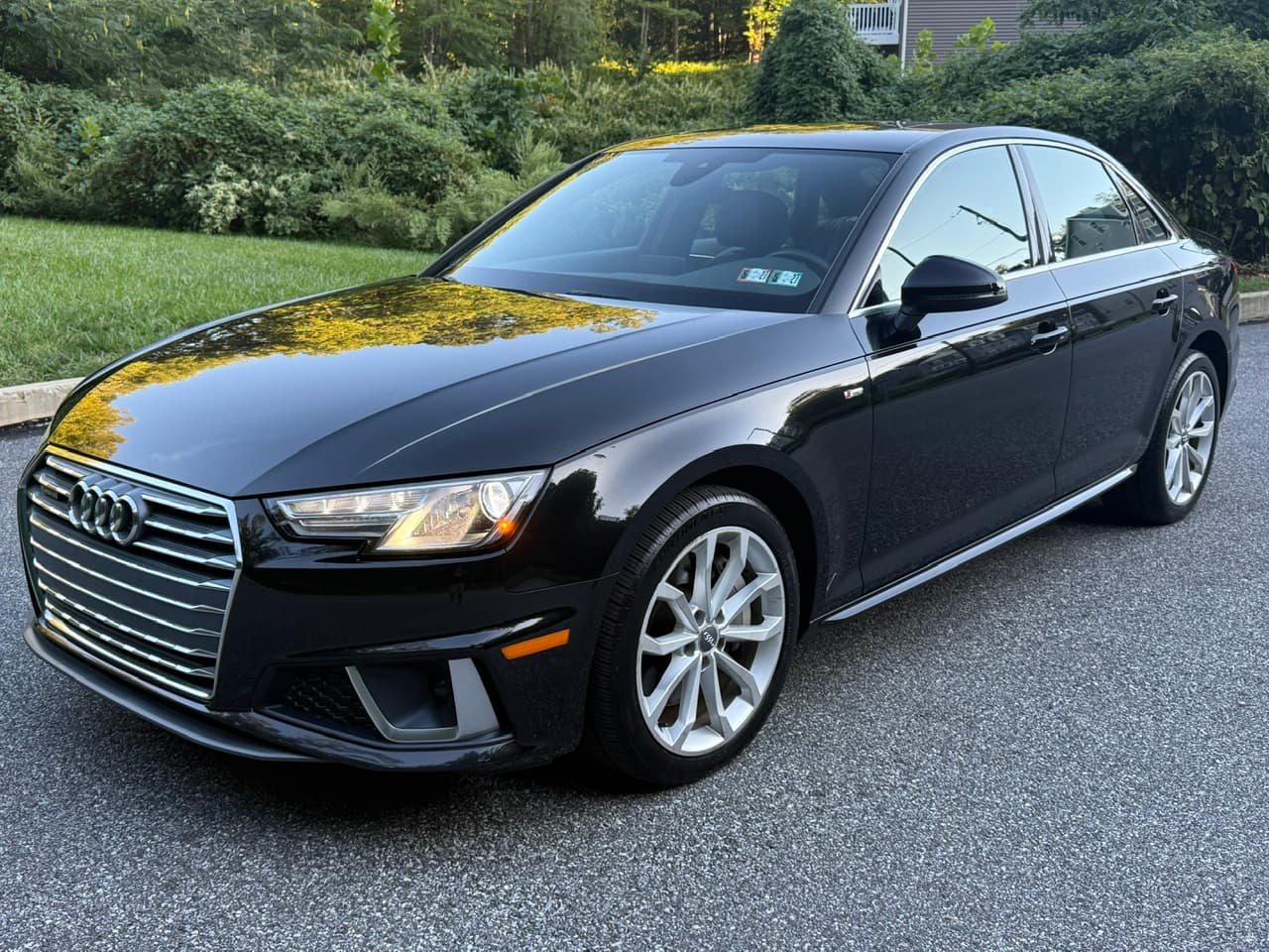 2019 AUDI A4 Premium 1