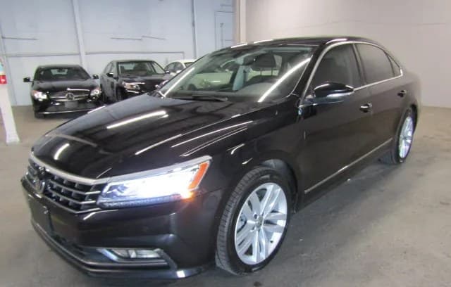 2018 VOLKSWAGEN PASSAT 3.6L SEL Premium