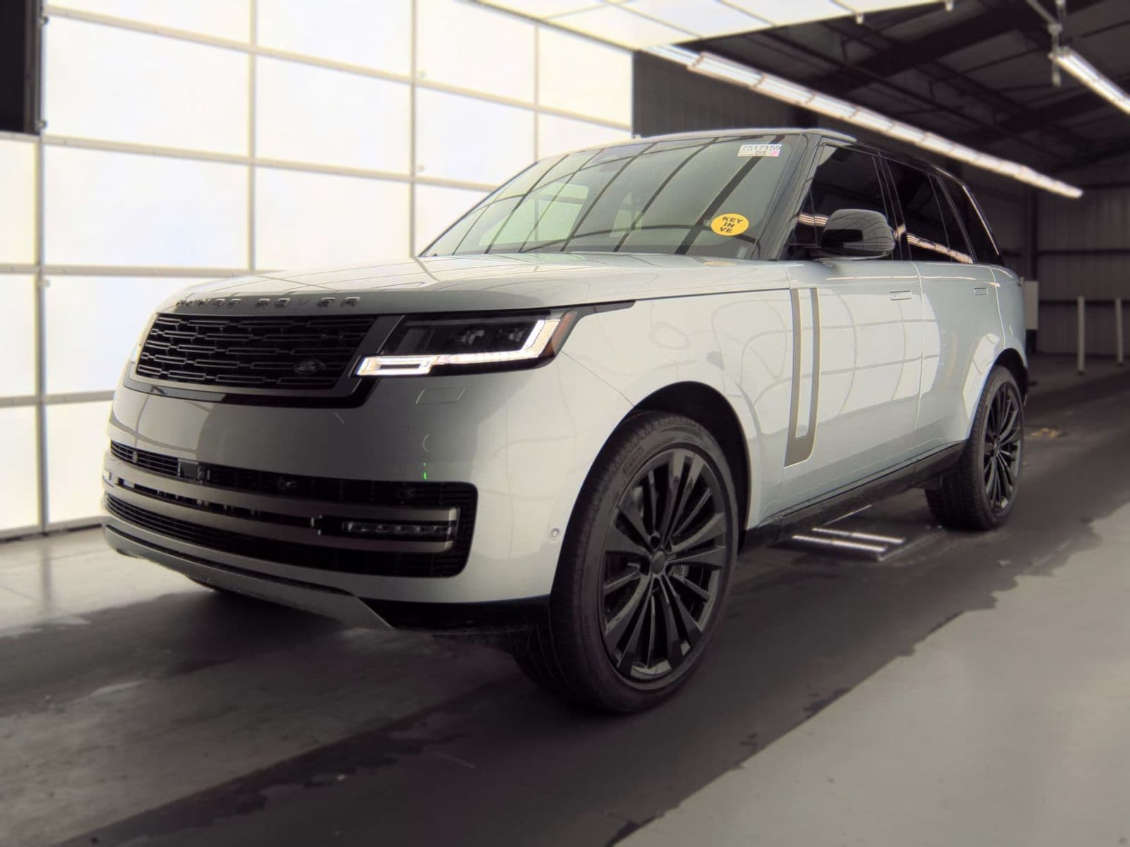 2025 LAND ROVER RANGE ROVER SE