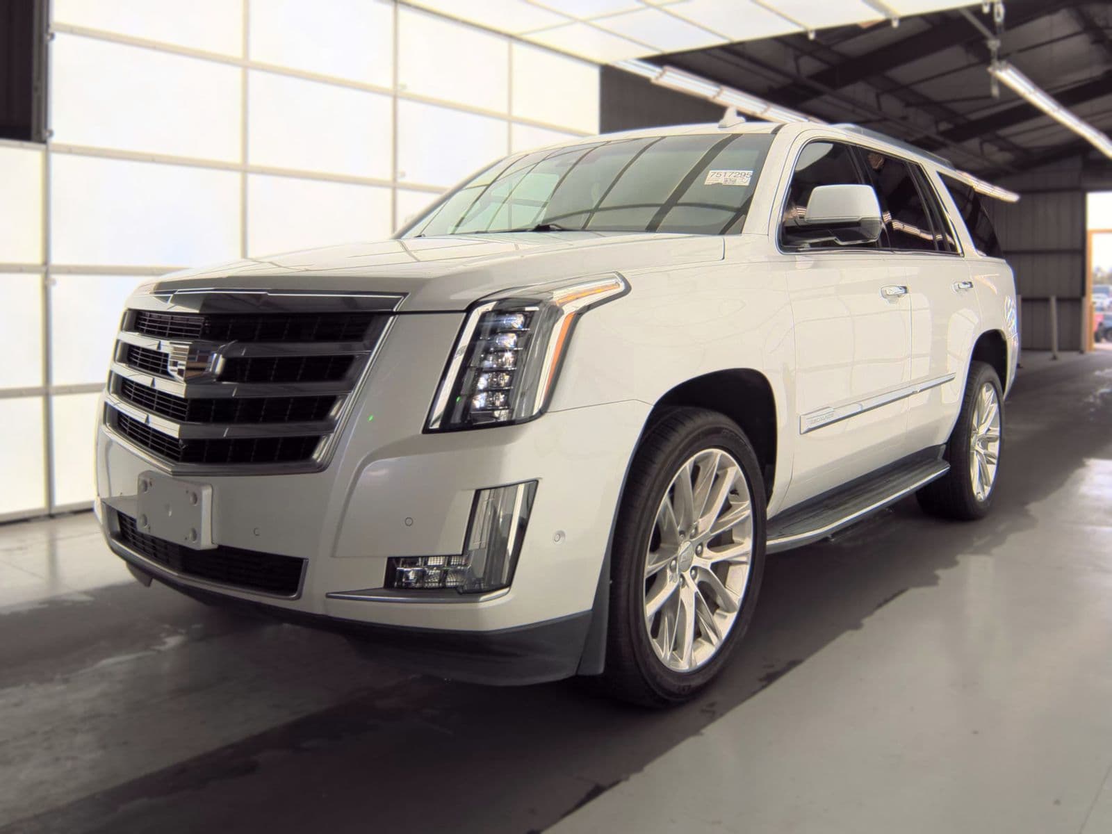 2017 CADILLAC ESCALADE Luxury