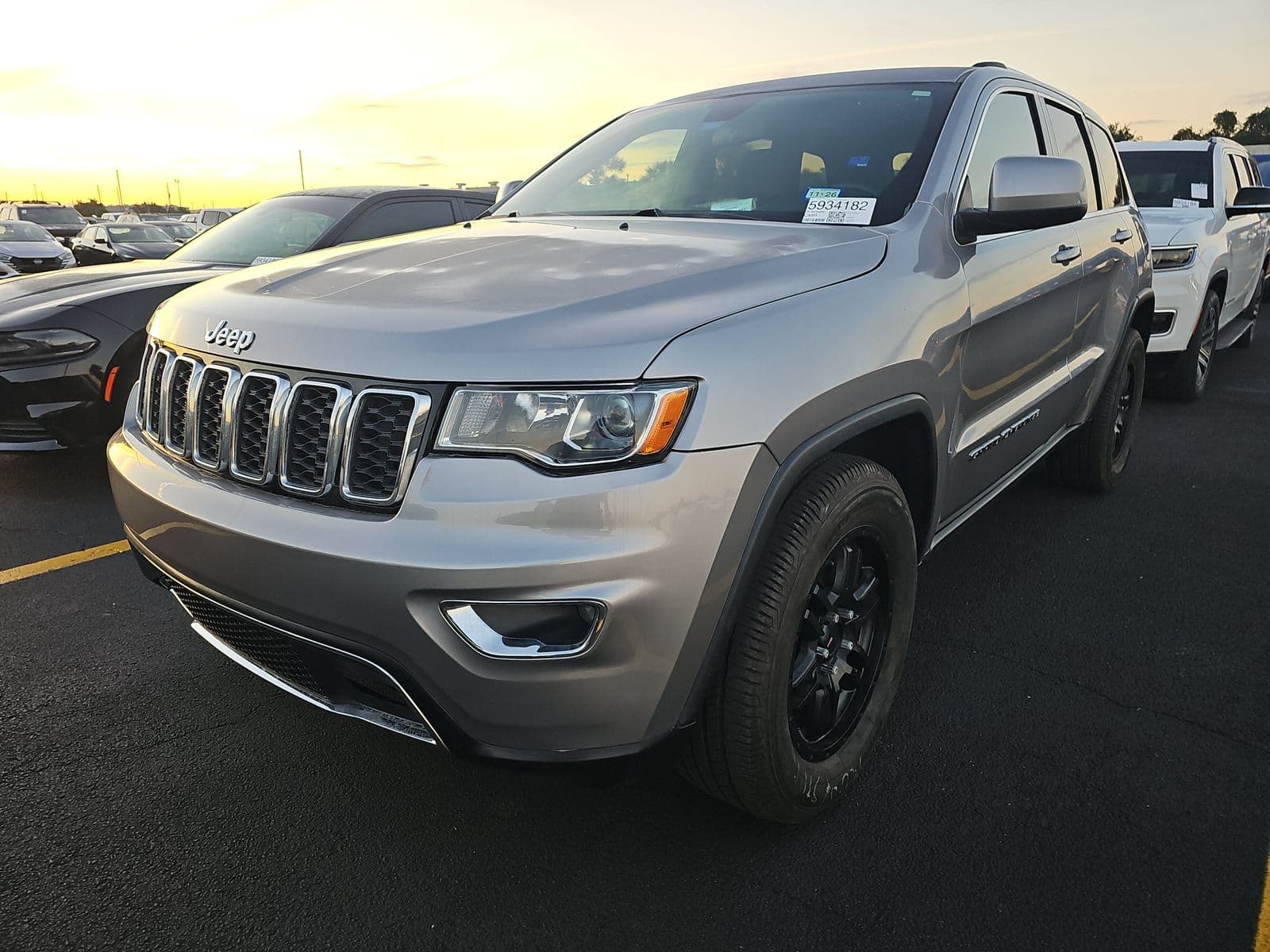 2021 JEEP GRAND CHEROKEE LAREDO E Edition 1