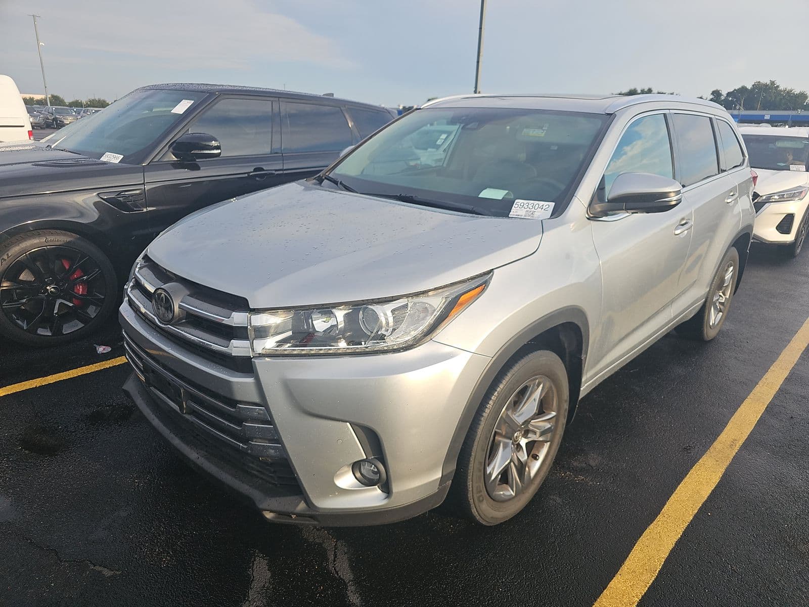 2019 TOYOTA HIGHLANDER LIMITED Platinum
