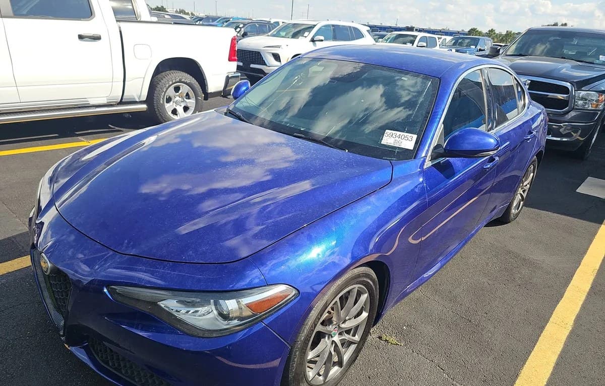 2019 ALFA ROMEO GIULIA Base 1