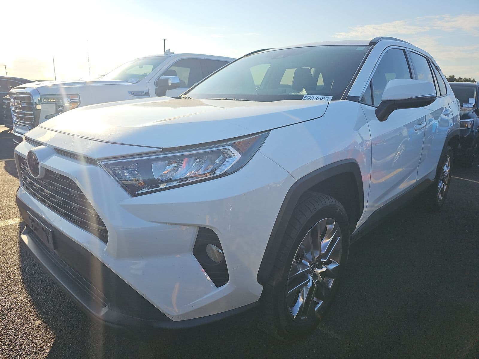 2020 TOYOTA RAV4 XLE Premium