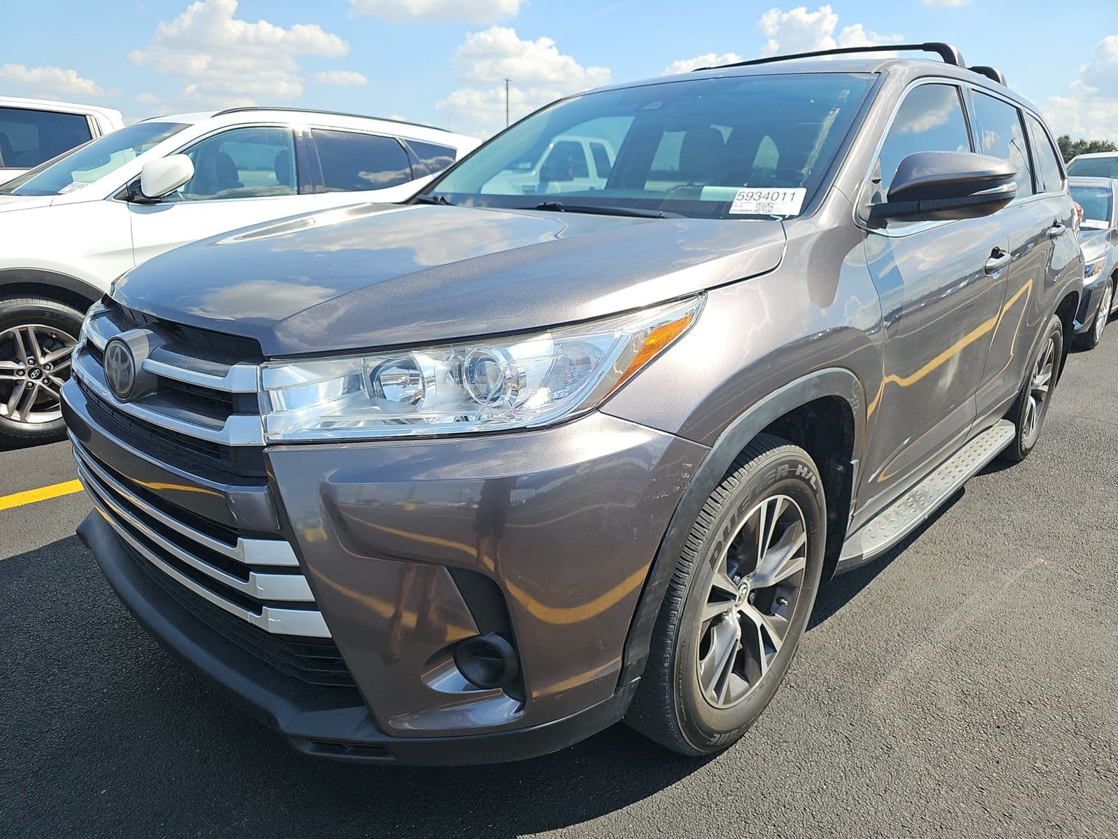 2019 TOYOTA HIGHLANDER LE