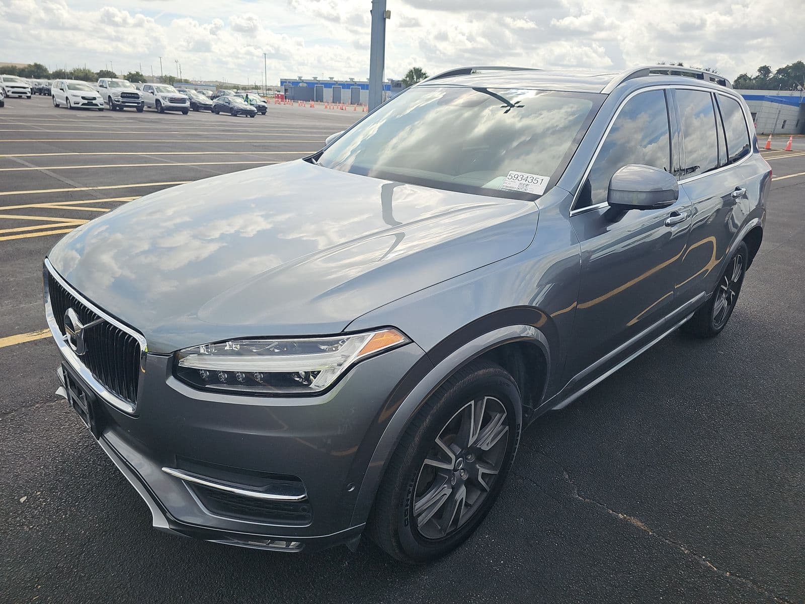 2018 VOLVO XC90 T6 Momentum