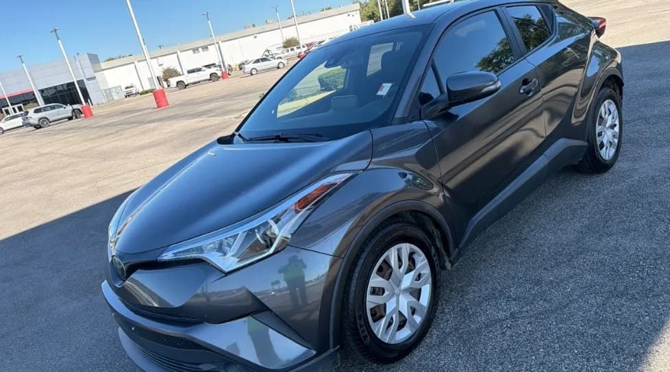 2019 TOYOTA C-HR LE