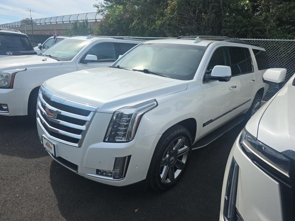 2017 CADILLAC ESCALADE ESV Luxury