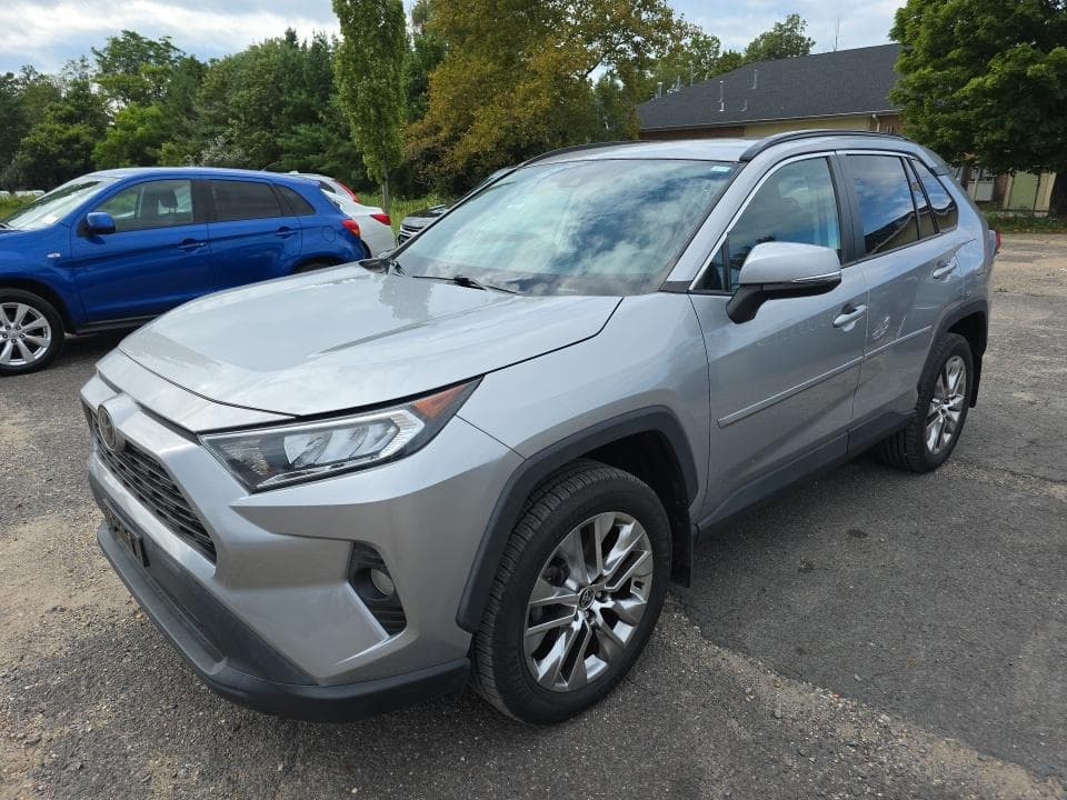 2021 TOYOTA RAV4 XLE Premium