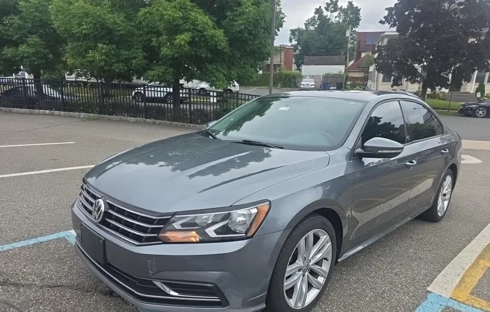 2019 VOLKSWAGEN PASSAT 2.0T WOLFSBURG Edition 1