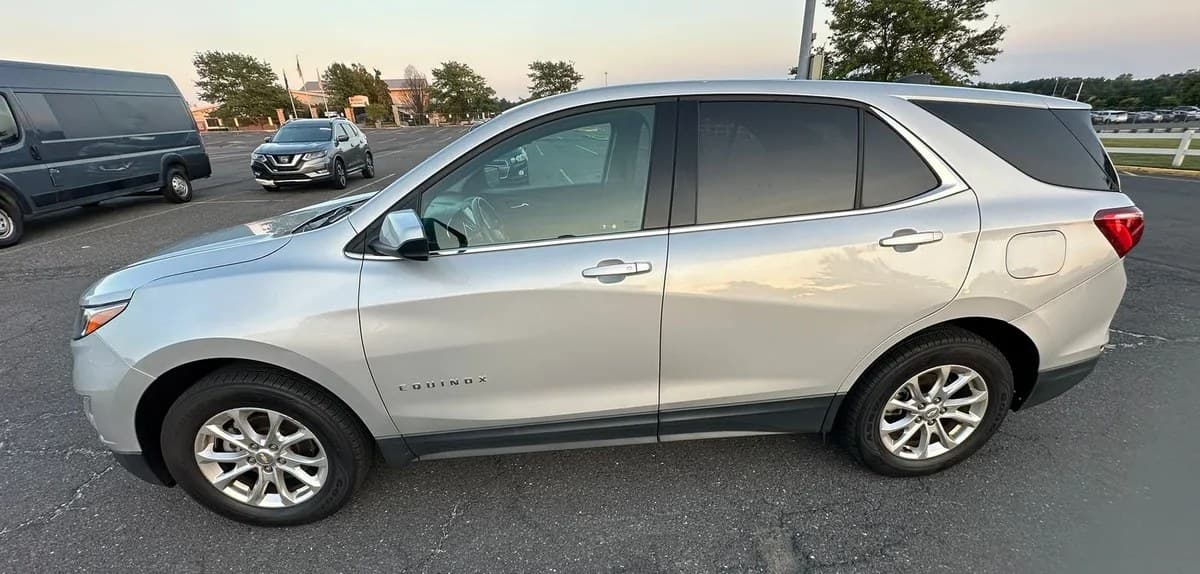 2020 CHEVROLET EQUINOX LT 1