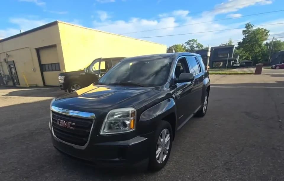 2017 GMC TERRAIN SLE 1