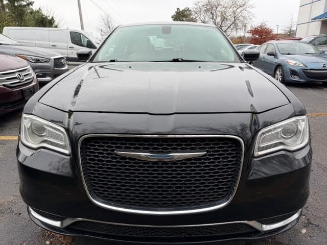 2017 CHRYSLER 300 Limited 1