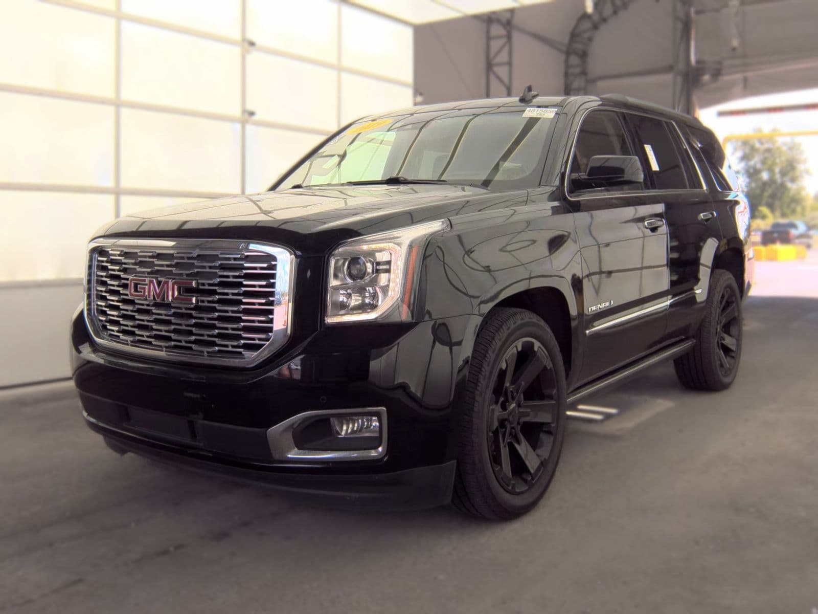 2019 GMC YUKON Denali 1