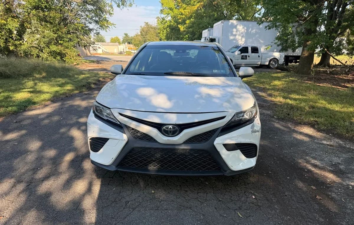 2018 TOYOTA CAMRY SE