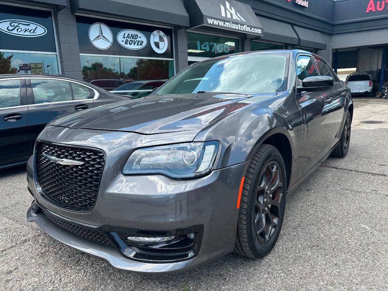 2019 CHRYSLER 300 Touring 1