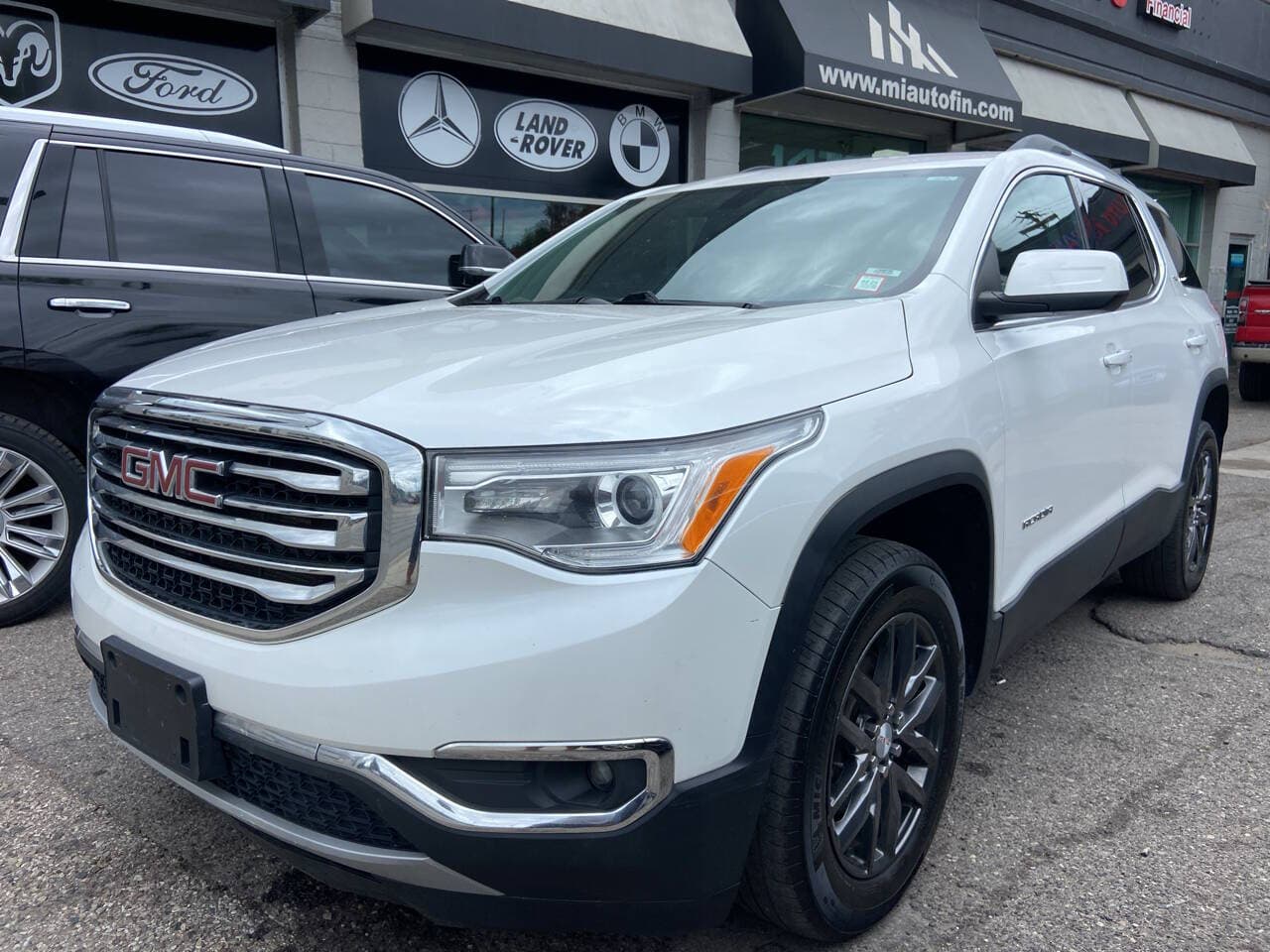 2019 GMC ACADIA SLT 1
