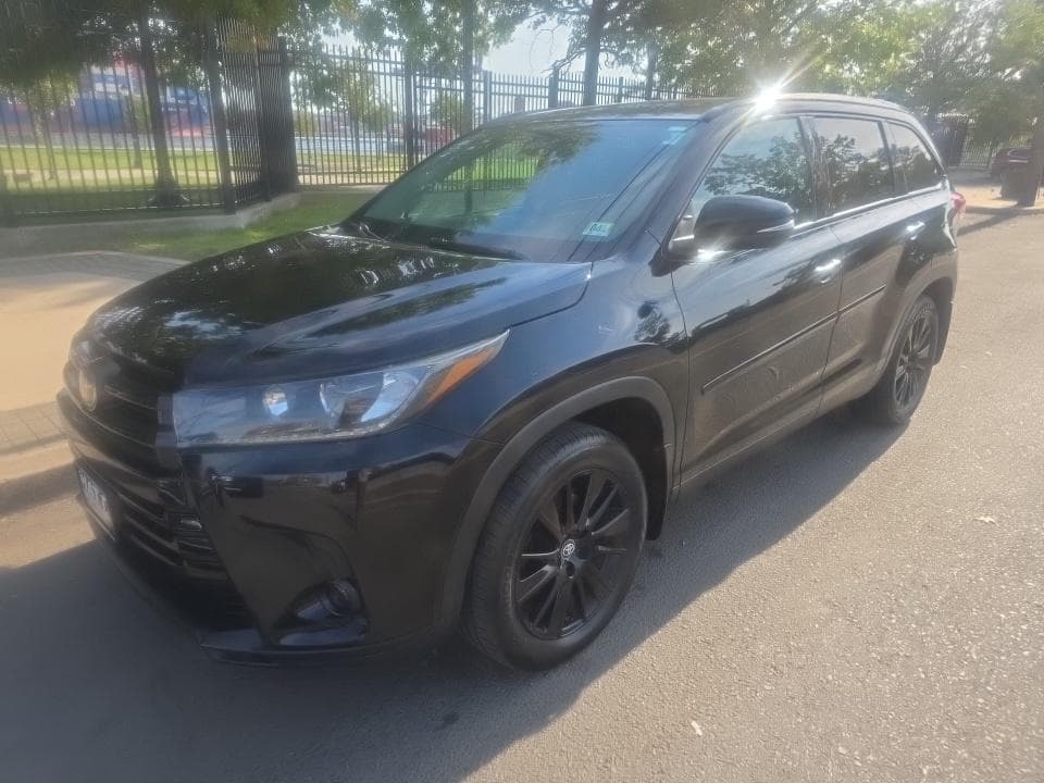 2019 TOYOTA HIGHLANDER SE