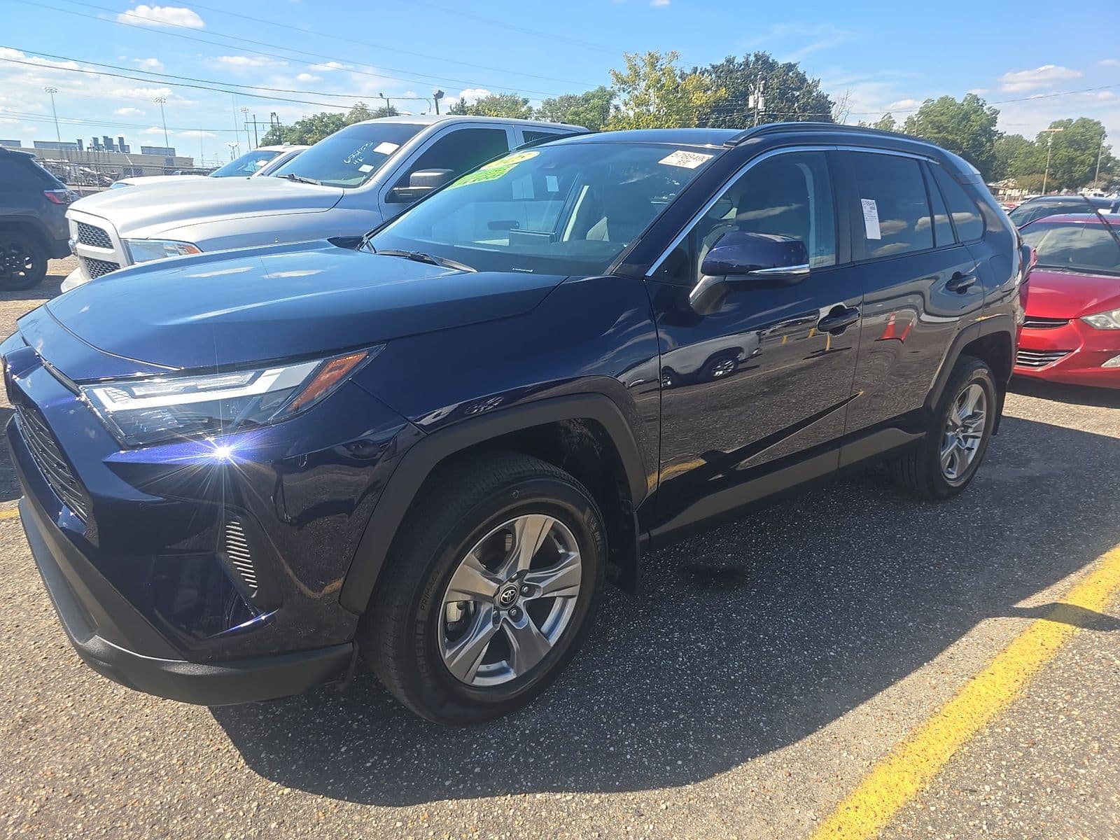 2025 TOYOTA RAV4 XLE