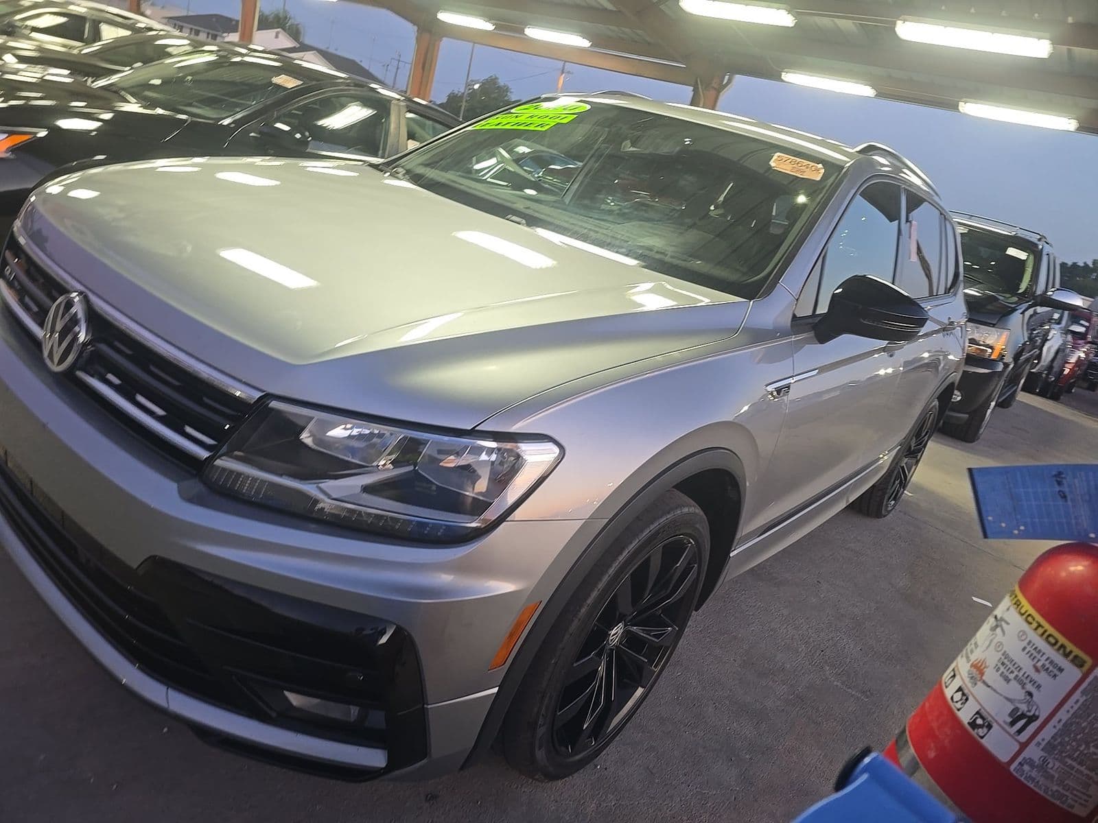 2020 VOLKSWAGEN TIGUAN 2.0T SE R-LINE Black 1
