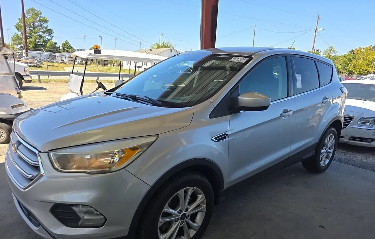 2017 FORD ESCAPE SE 1