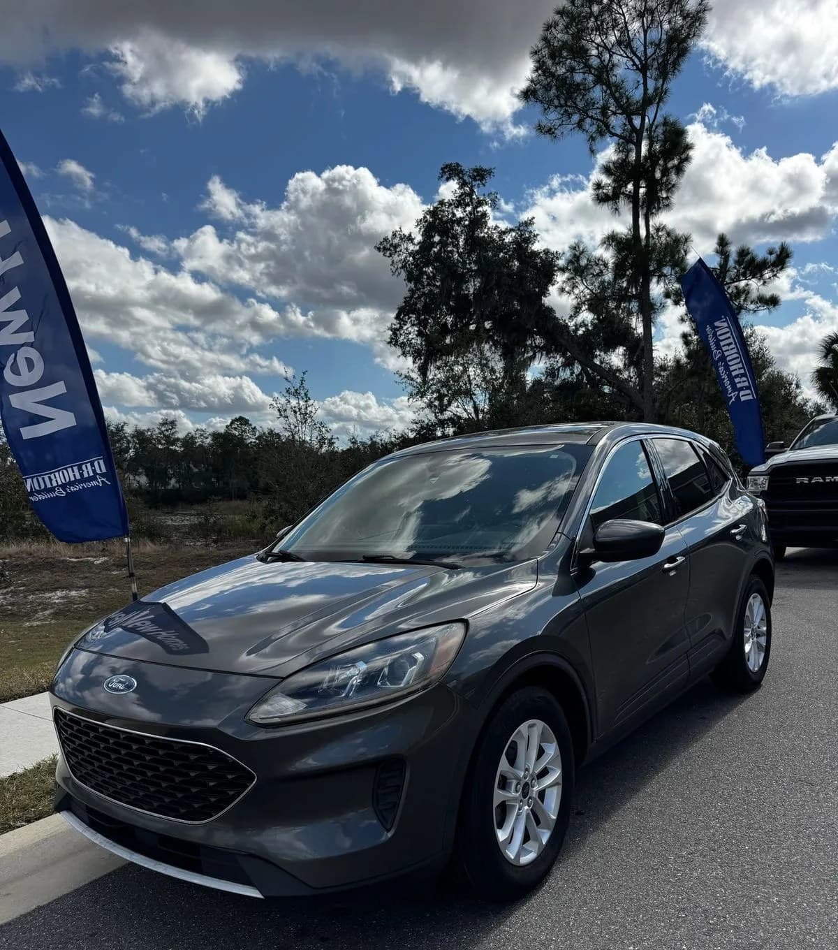 2020 FORD ESCAPE SE 1