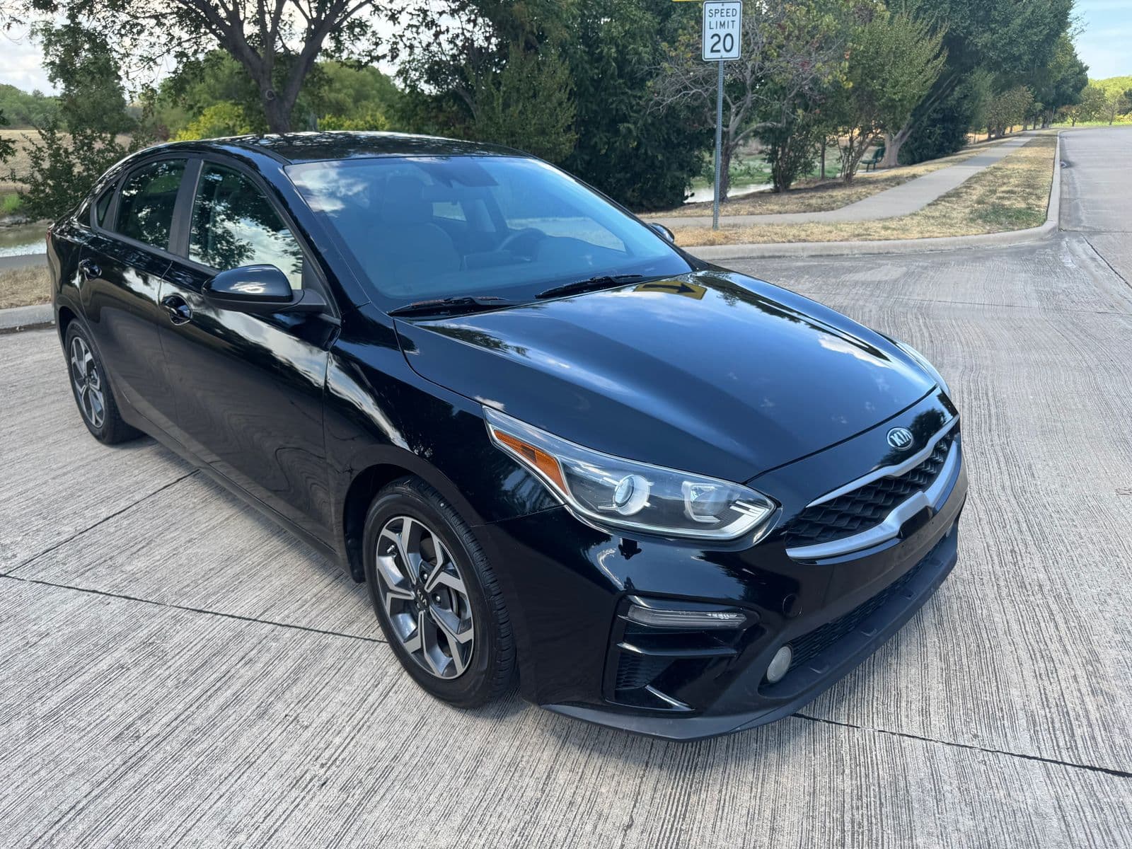 2019 KIA FORTE LXS