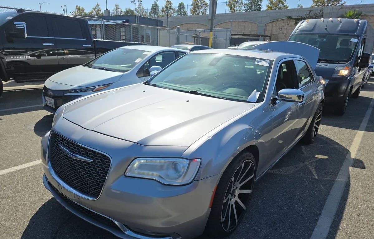 2017 CHRYSLER 300 C 1