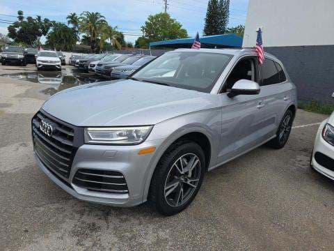 2020 AUDI Q5 E Premium 1