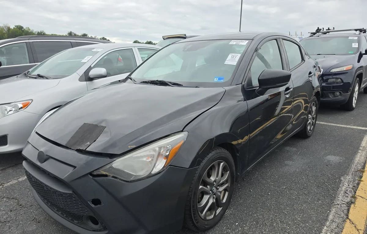 2019 TOYOTA YARIS LE