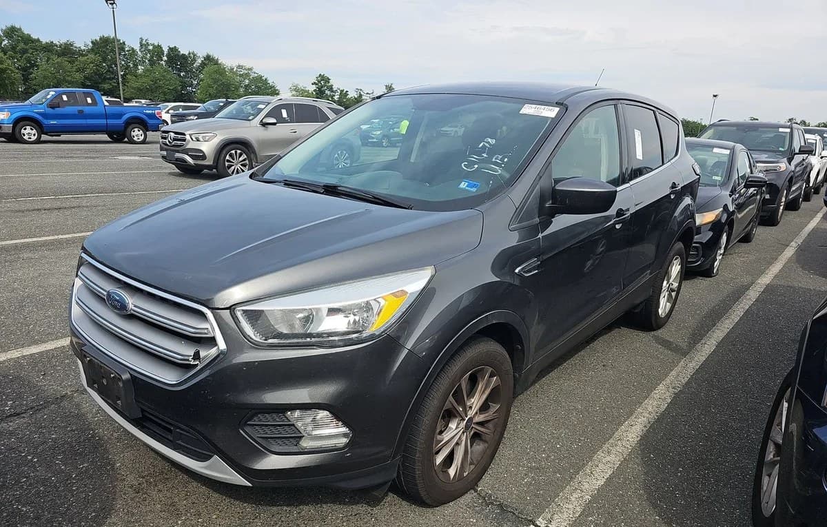 2017 FORD ESCAPE SE