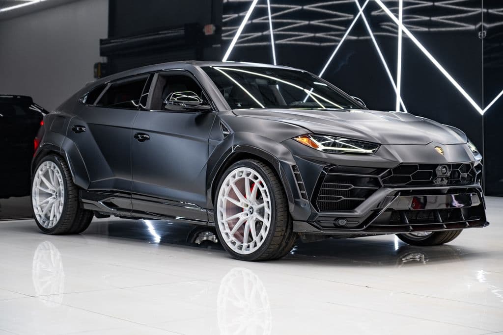 2021 LAMBORGHINI URUS Base