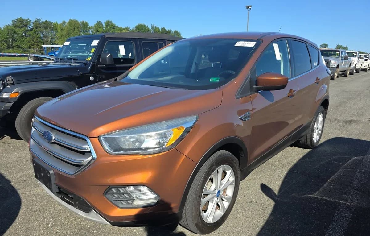 2017 FORD ESCAPE SE