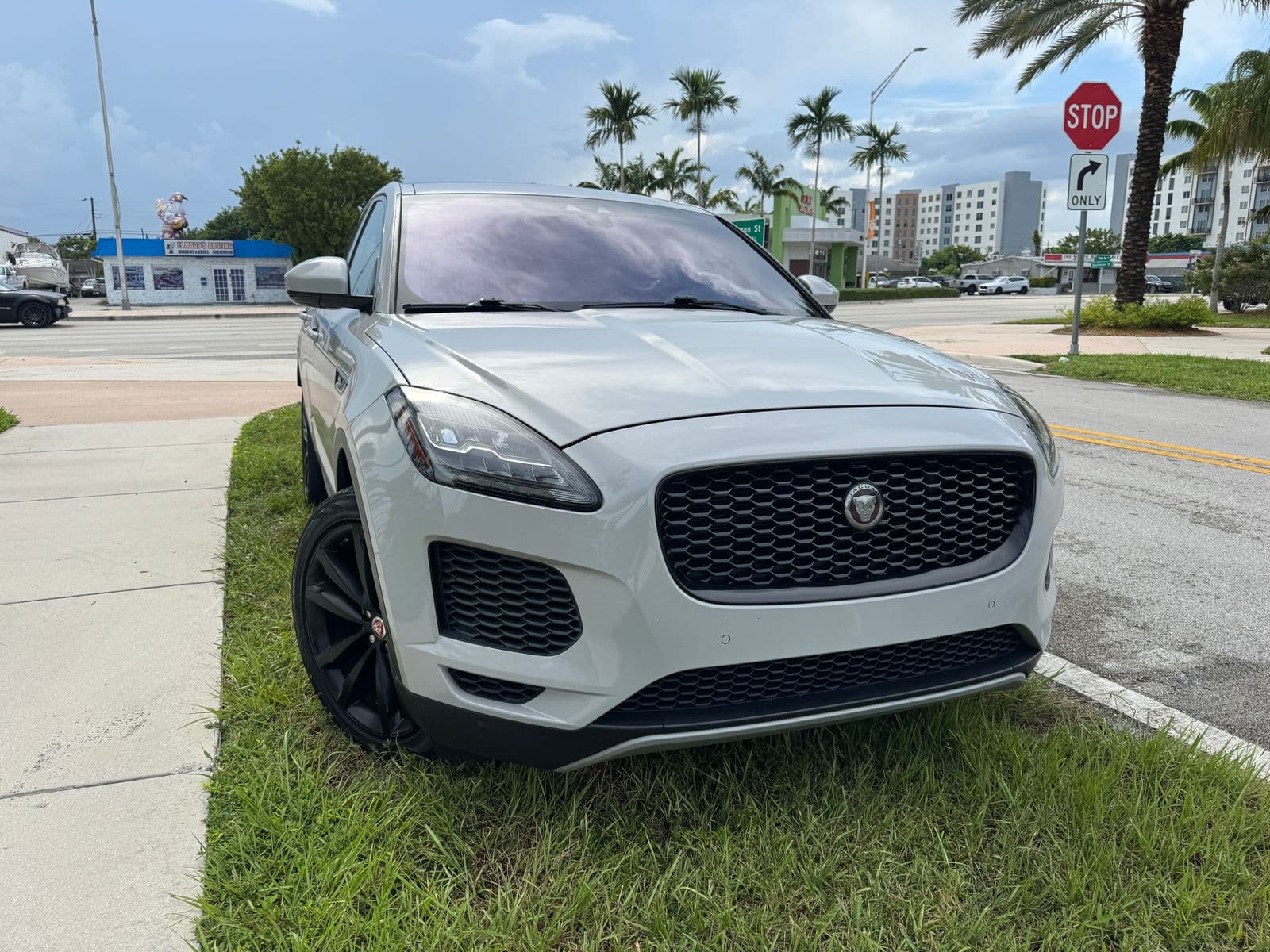 2019 JAGUAR E-PACE SE 1