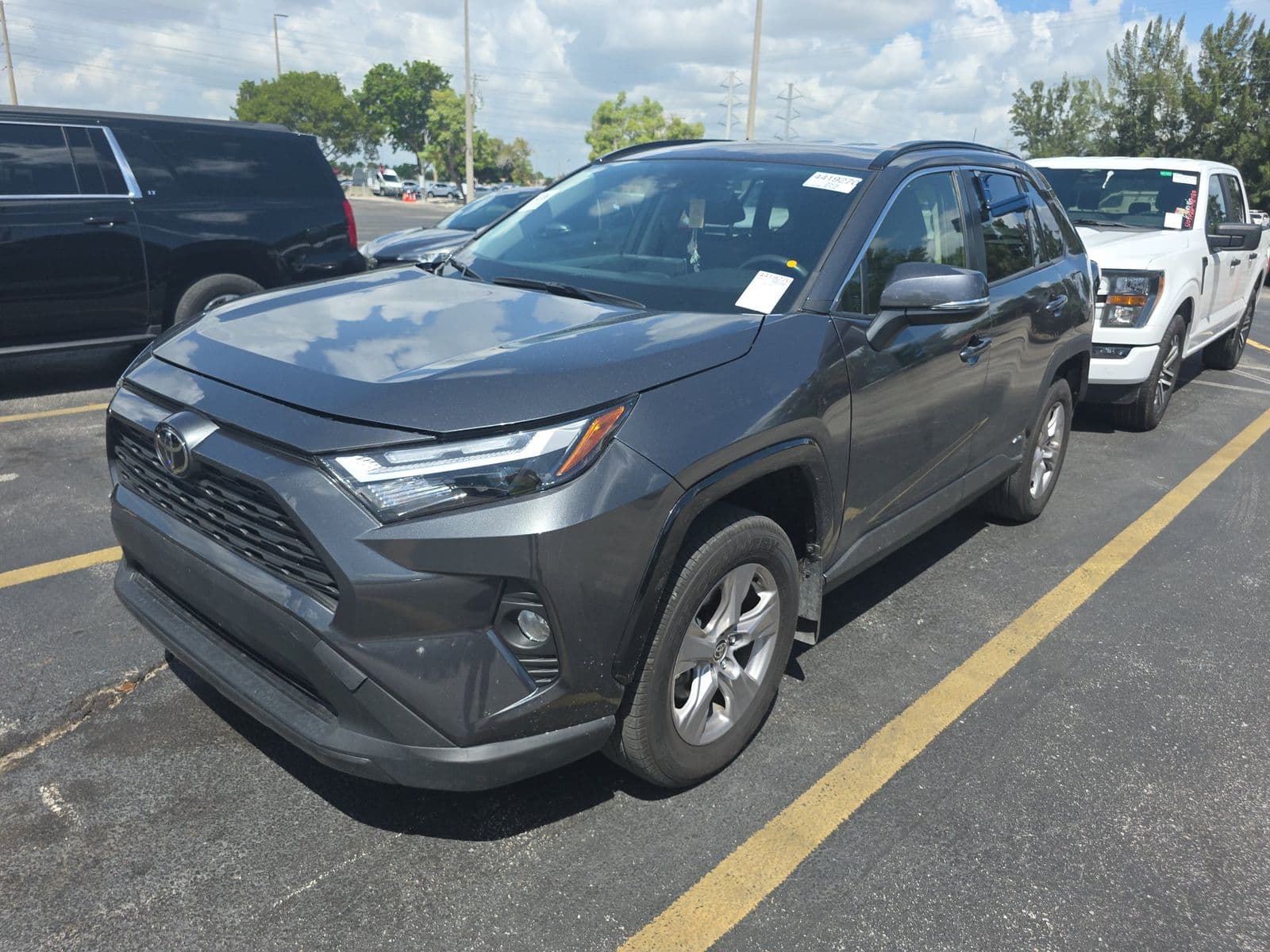 2025 TOYOTA RAV4 HYBRID XLE