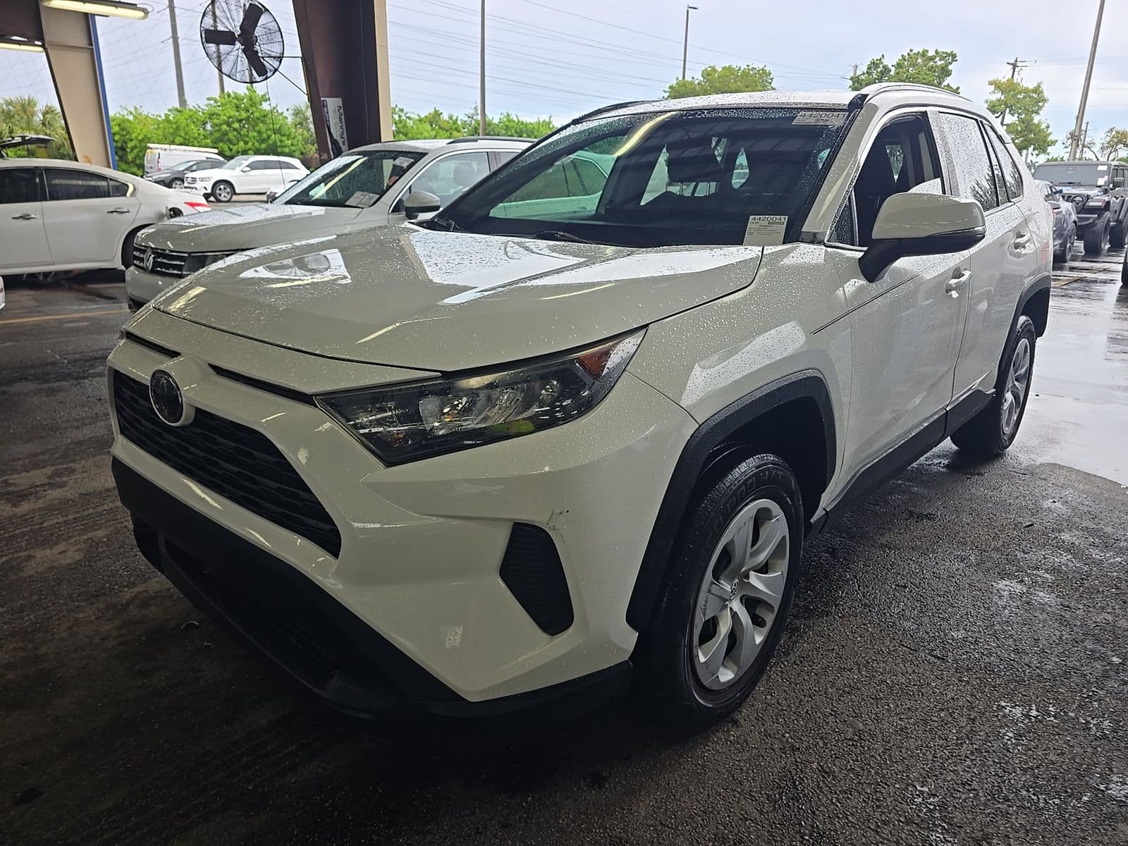 2020 TOYOTA RAV4 LE