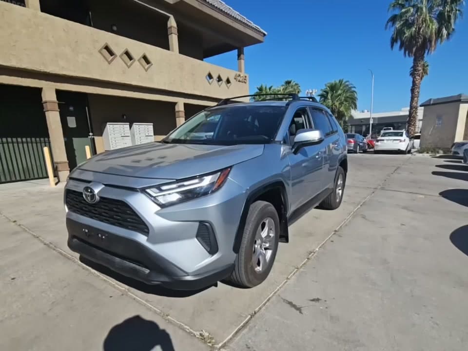 2025 TOYOTA RAV4 XLE