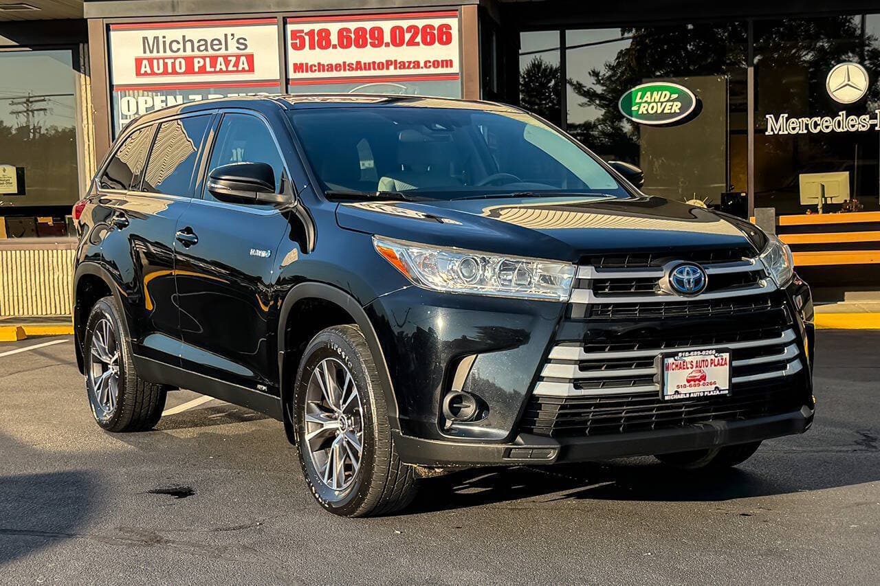 2019 TOYOTA HIGHLANDER HYBRID LE