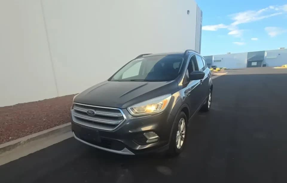 2017 FORD ESCAPE SE
