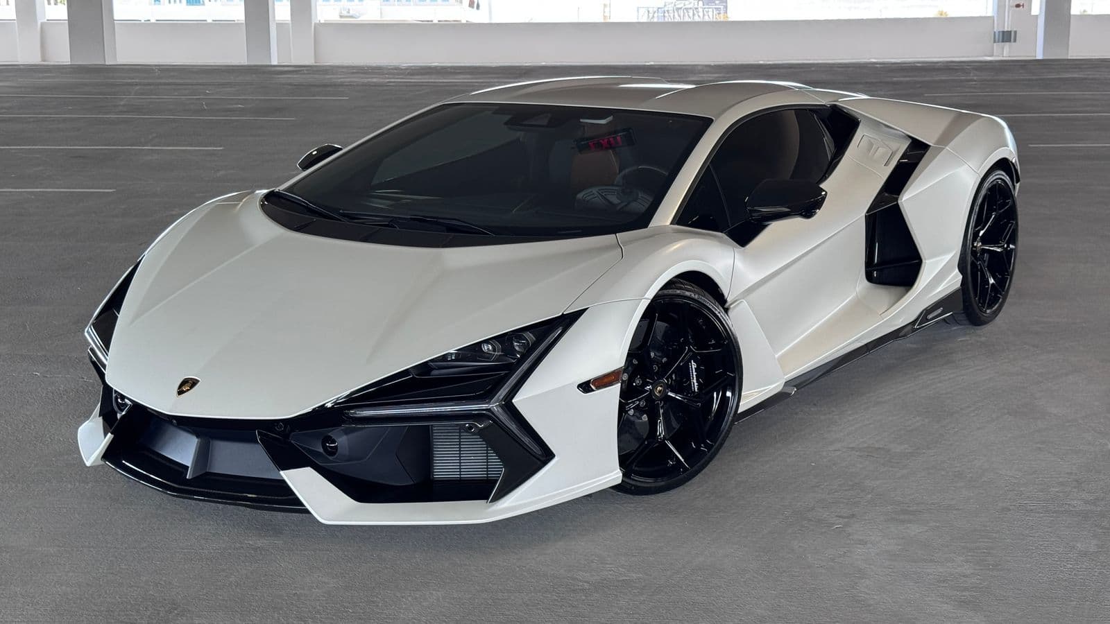 2025 LAMBORGHINI REVUELTO Base