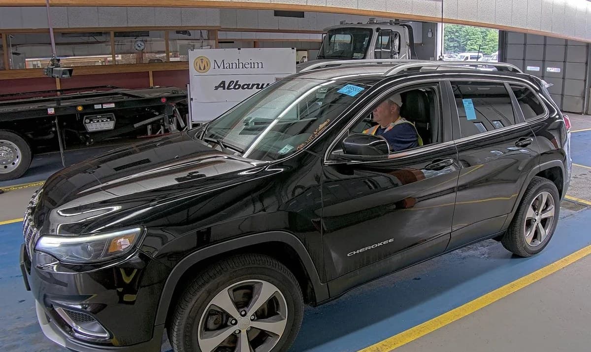 2020 JEEP CHEROKEE Limited 1