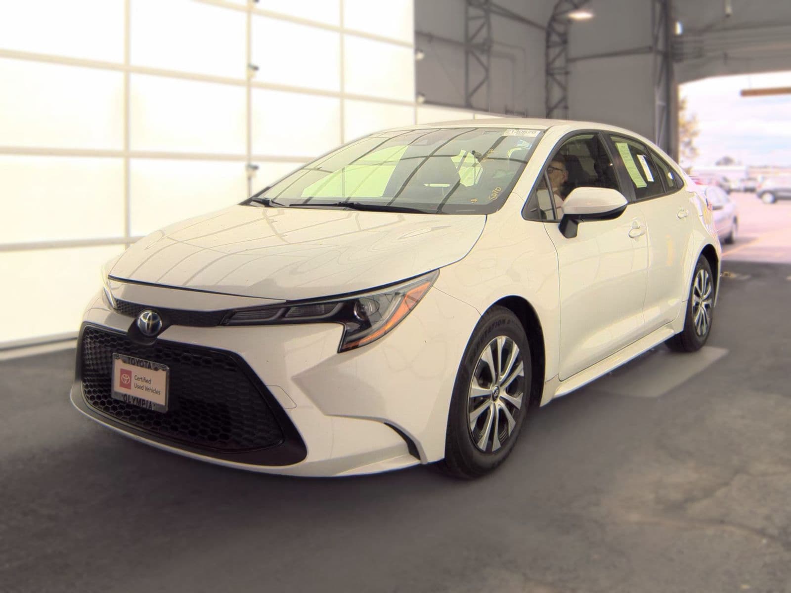 2022 TOYOTA COROLLA HYBRID LE