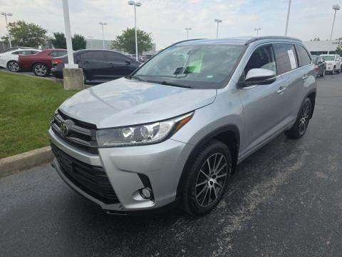 2018 TOYOTA HIGHLANDER SE