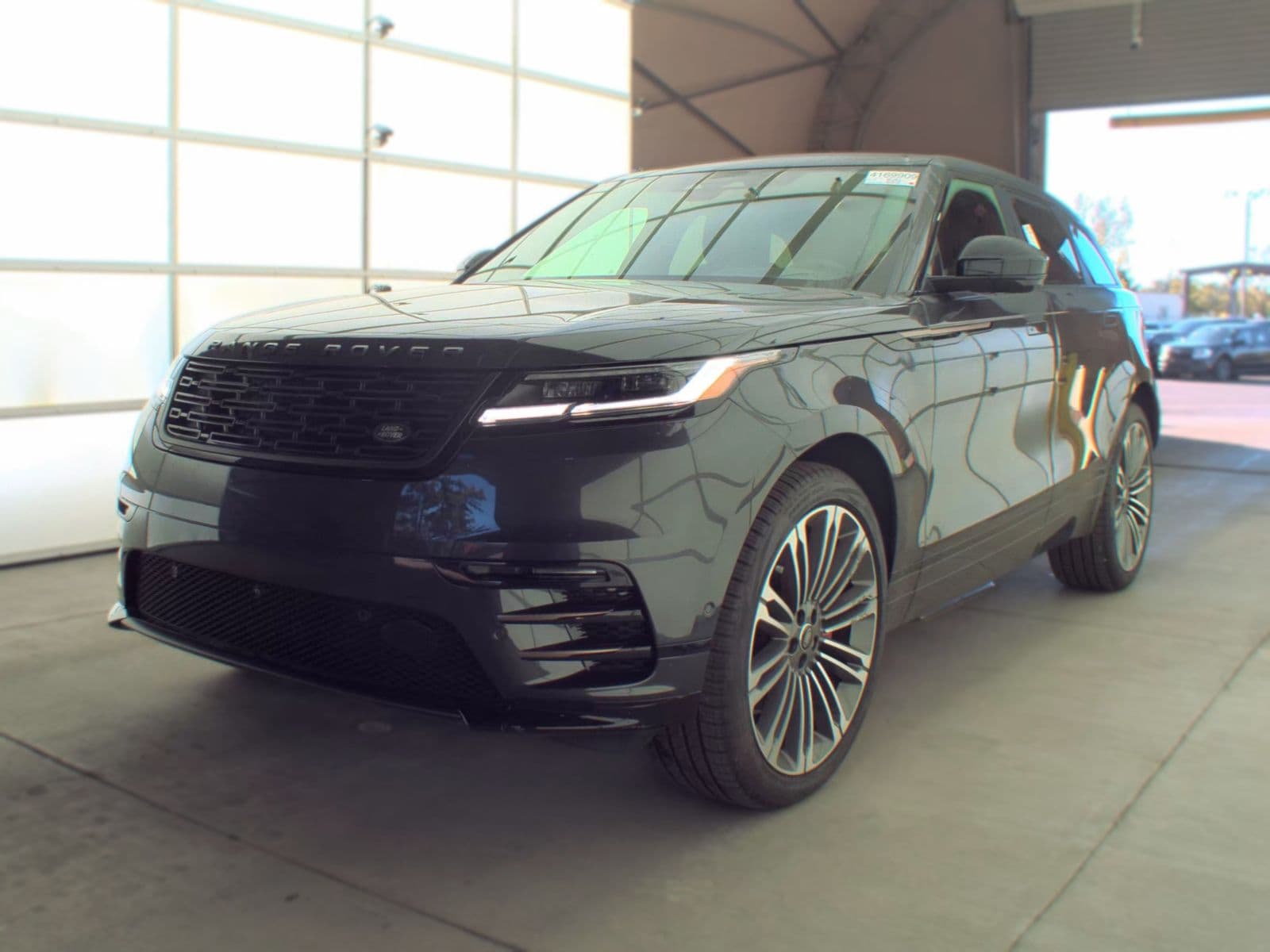 2025 LAND ROVER RANGE ROVER VELAR DYNAMIC SE