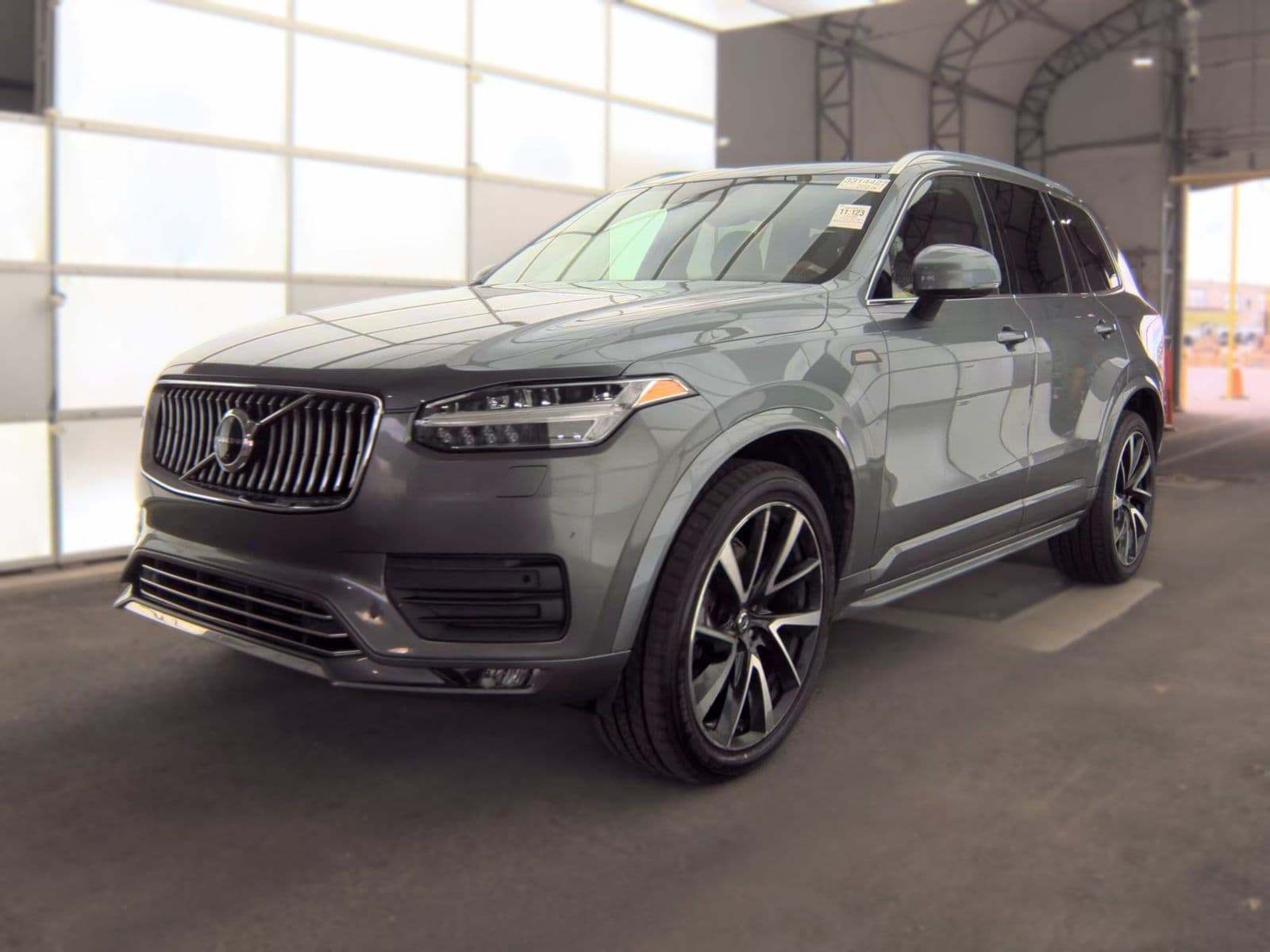 2020 VOLVO XC90 T6 Momentum