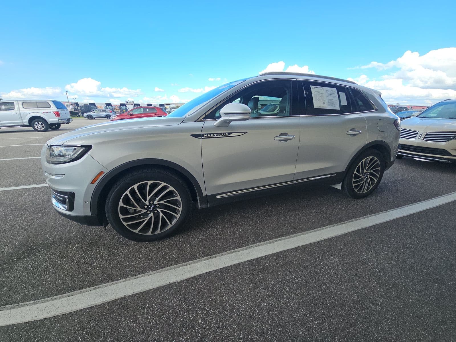 2019 LINCOLN NAUTILUS Reserve