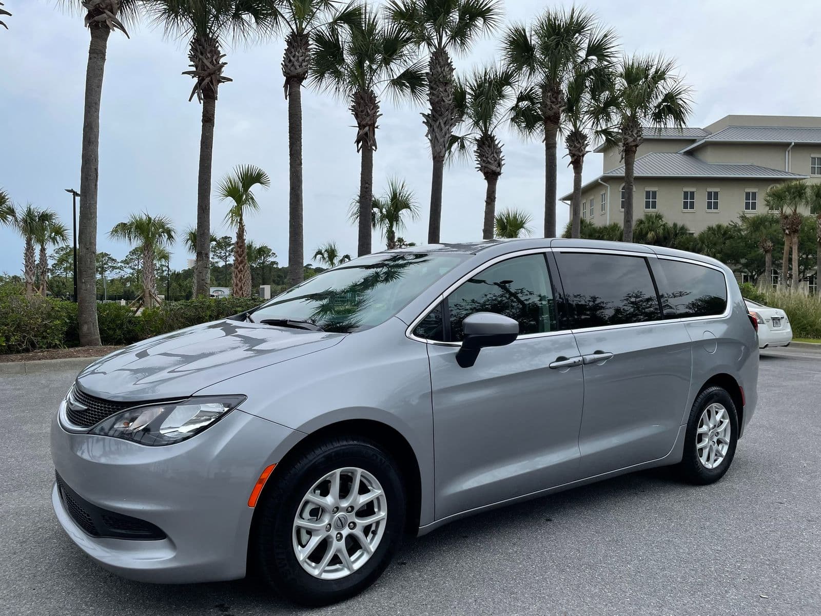 2021 CHRYSLER VOYAGER LX 1