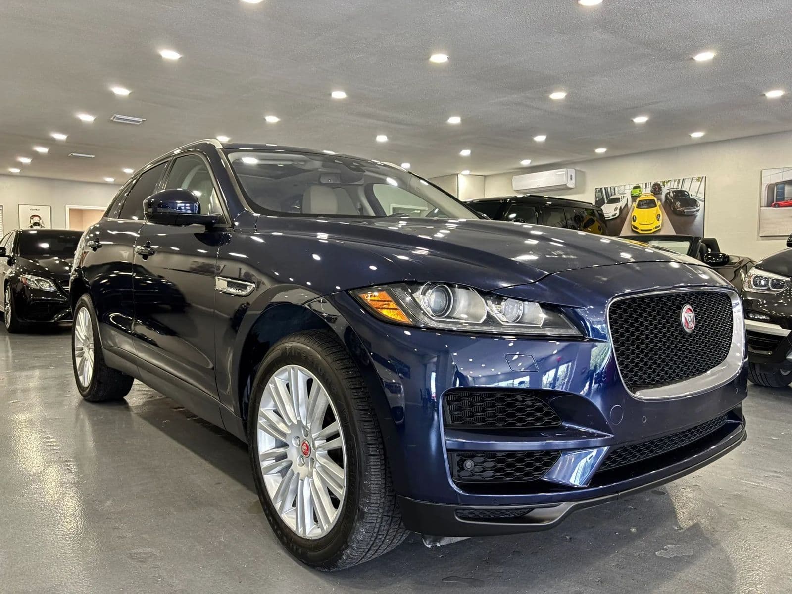 2018 JAGUAR F-PACE 25T Premium