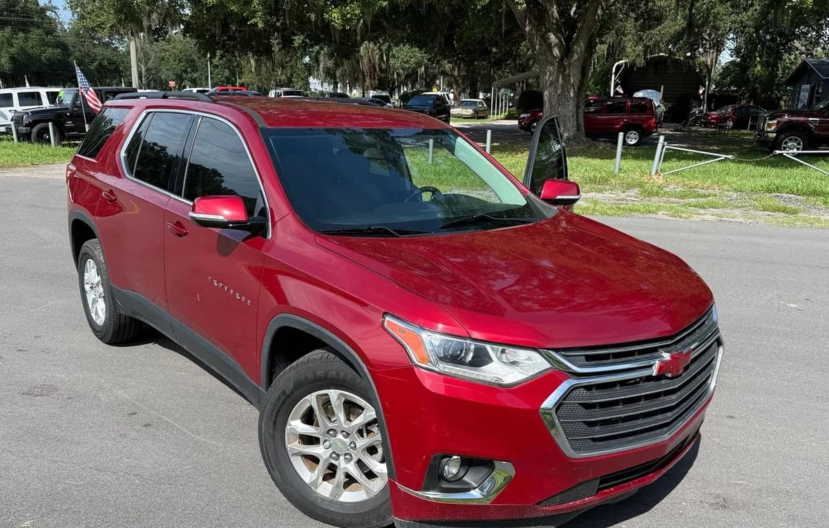 2019 CHEVROLET TRAVERSE LT 1